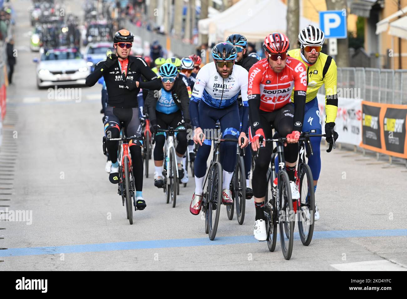 Passage du groupe pendant le cyclisme Tirreno Adriatico Stage 6 - Apecchi-Carpegna sur 12 mars 2022 à Carpegna à Carpegna, Italie (photo de Roberto Bartomeoli/LiveMedia/NurPhoto) Banque D'Images