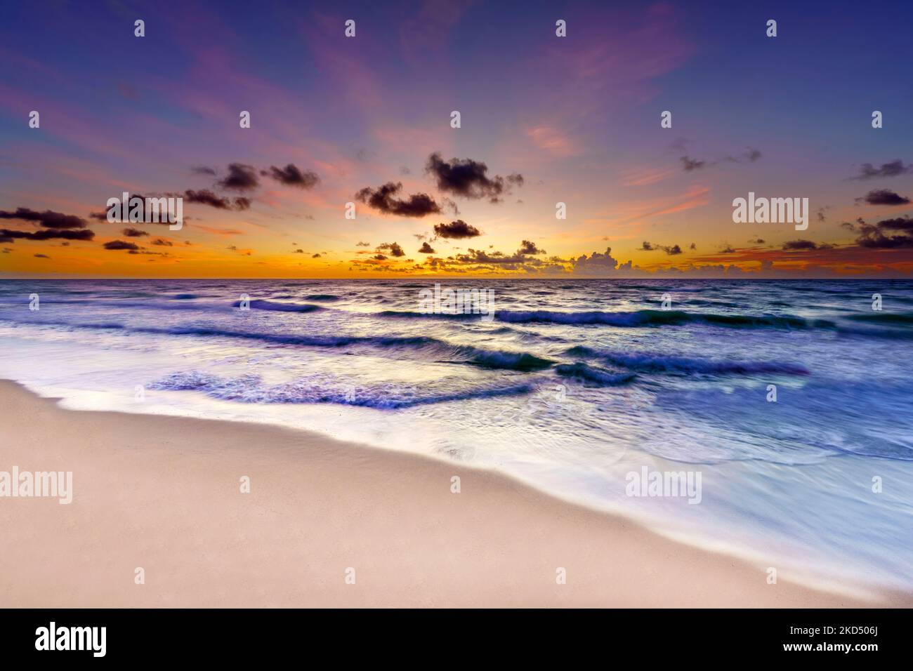 Magnifique Sunrise Hollywood Beach, Sunrise Miami, Floride du Sud, États-Unis Banque D'Images Magnifique Sunrise Hollywood Beach, Sunrise Miami, Floride du Sud, États-Unis Banque D'Images
