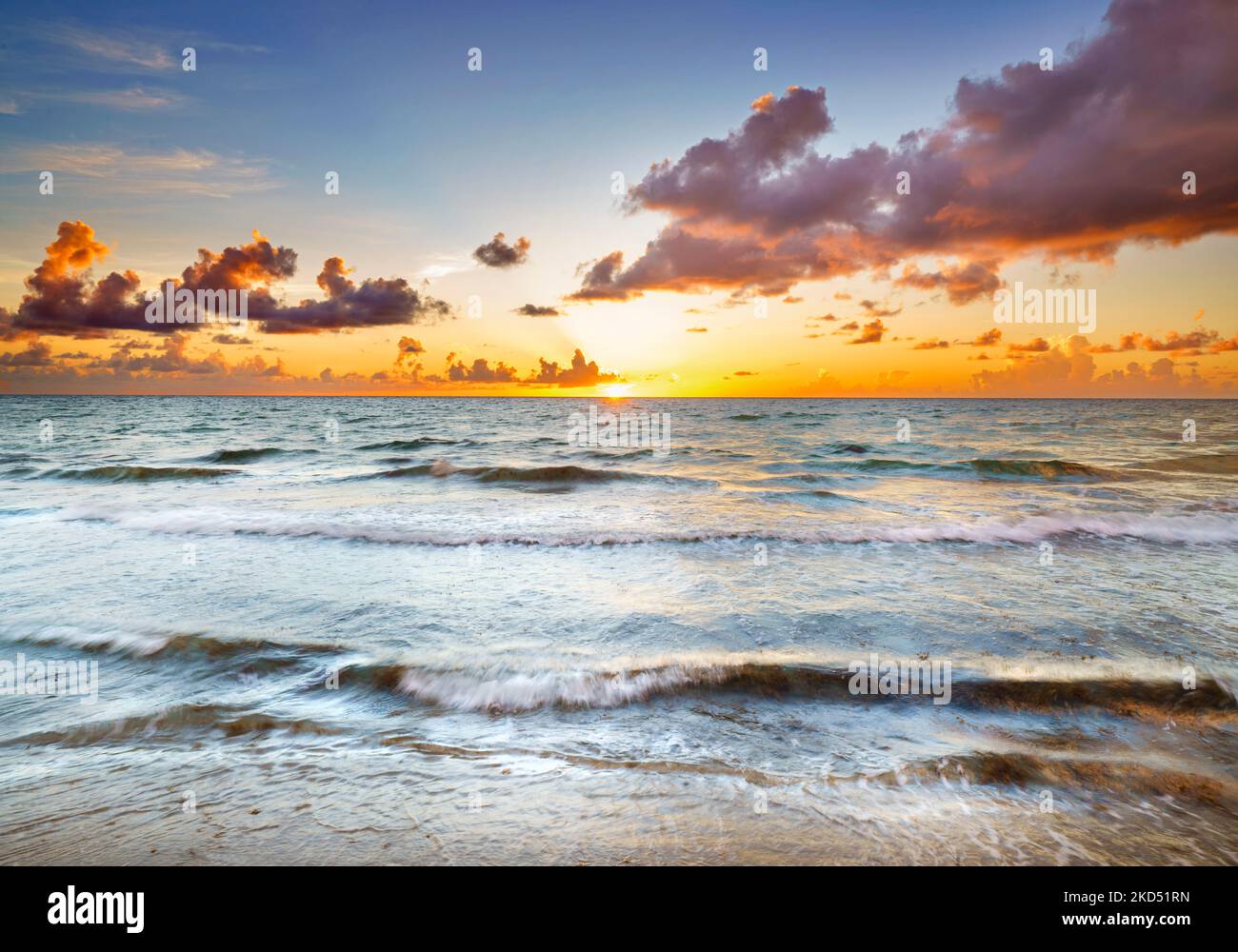 Magnifique Sunrise Hollywood Beach, Sunrise Miami, Floride du Sud, États-Unis Banque D'Images Magnifique Sunrise Hollywood Beach, Sunrise Miami, Floride du Sud, États-Unis Banque D'Images