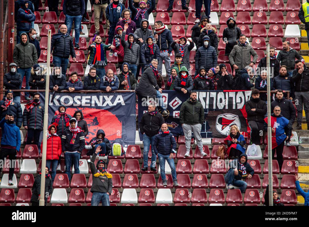 Fans de cosenza pendant le match italien de football série B Reggina 1914 vs Cosenza Calcio sur 19 mars 2022 au Stadio Oreste Granillo à Reggio Calabria, Italie (photo de Valentina Giannettoni/LiveMedia/NurPhoto) Banque D'Images