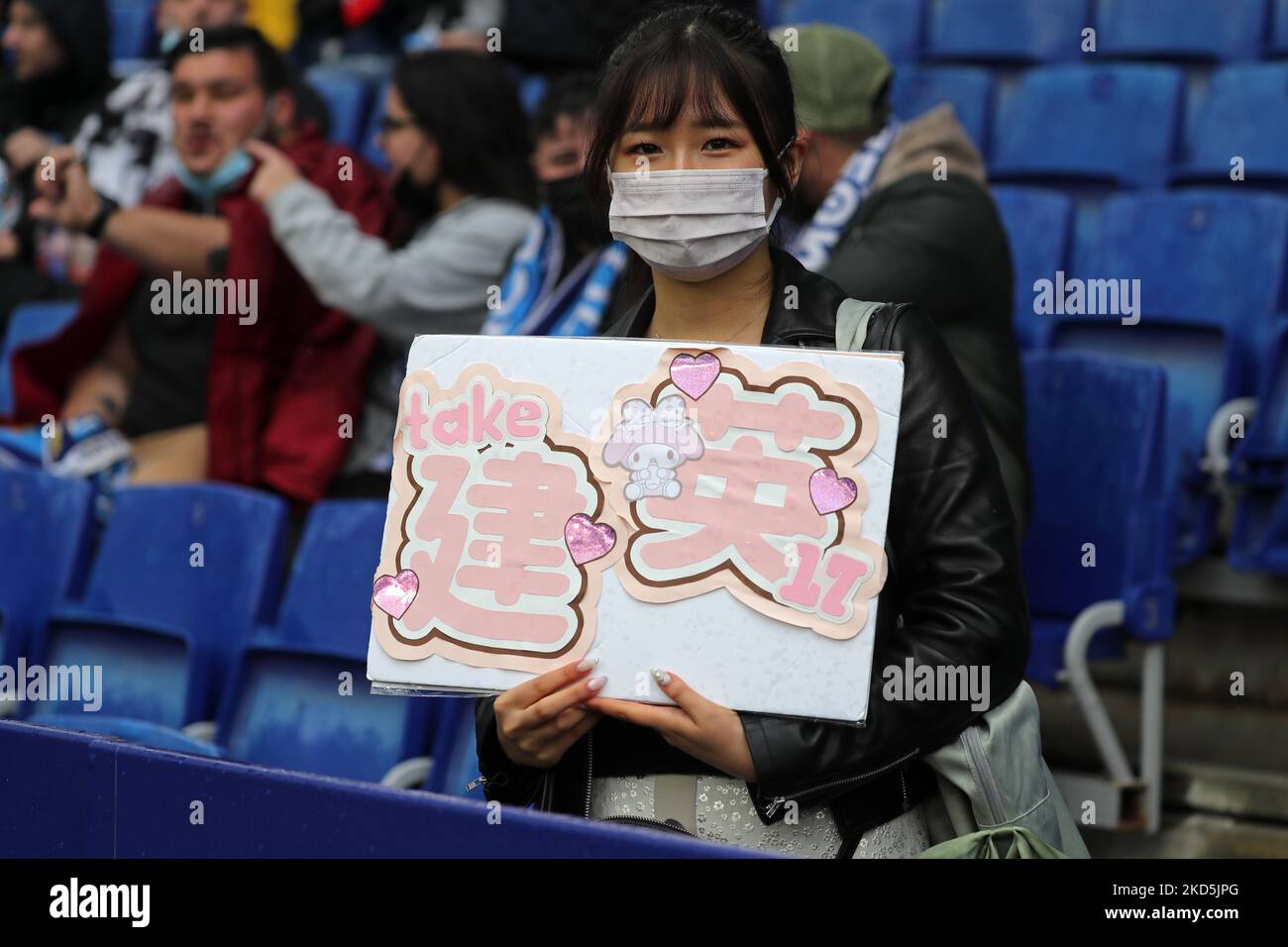 Takefusa Kubo supporter lors du match entre le RCD Espanyol et le RCD Mallorca, correspondant à la semaine 29 de la Liga Santander, joué au stade RCDE, à Barcelone, le 20th mars 2022. (Photo de Joan Valls/Urbanandsport /NurPhoto) Banque D'Images