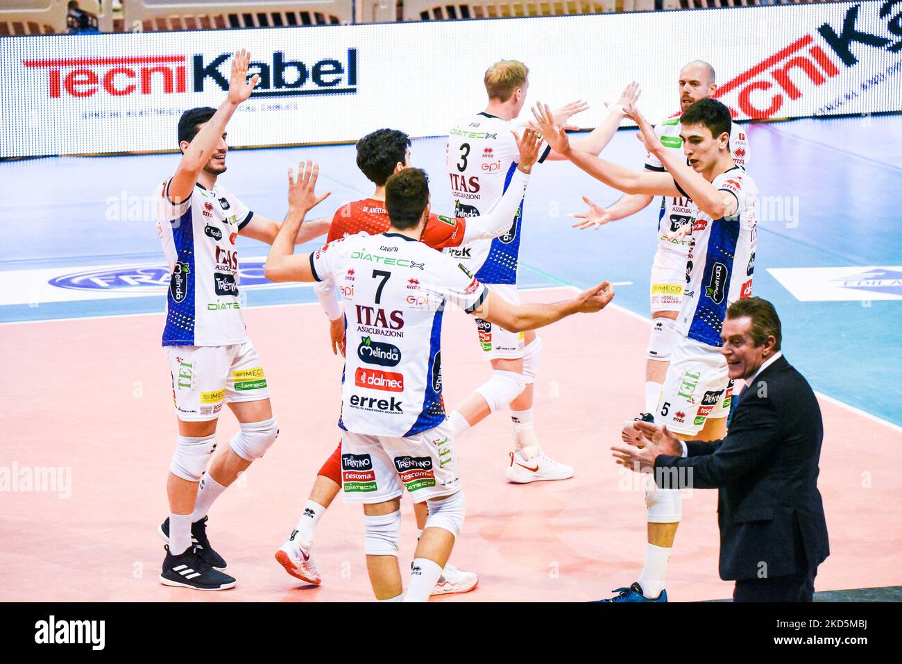 Exultation (ITAS Trentino) pendant le volley-ball Italien Serie A Men SuperLeague Championship Top Volley Cisterna vs ITAS Trentino sur marzo 20, 2022 au Palasport de Latina, Italie (photo de Bianca Simonetti/LiveMedia/NurPhoto) Banque D'Images