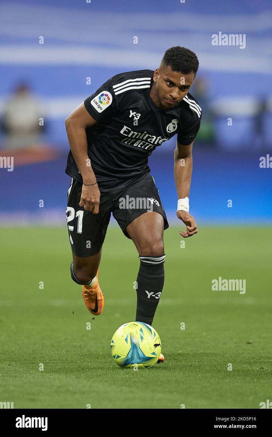Rodrygo va du Real Madrid court avec le ballon pendant le match de la Liga Santander entre le Real Madrid CF et le FC Barcelone à l'Estadio Santiago Bernabeu sur 20 mars 2022 à Madrid, Espagne. (Photo de Jose Breton/Pics action/NurPhoto) Banque D'Images