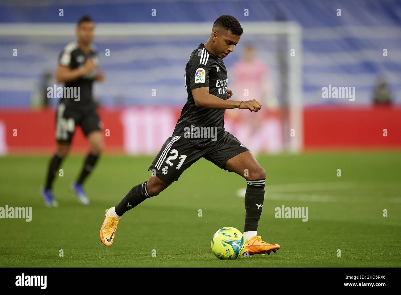 Rodrygo va du Real Madrid passe pendant le match de la Liga Santander entre le Real Madrid CF et le FC Barcelone à l'Estadio Santiago Bernabeu sur 20 mars 2022 à Madrid, Espagne. (Photo de Jose Breton/Pics action/NurPhoto) Banque D'Images