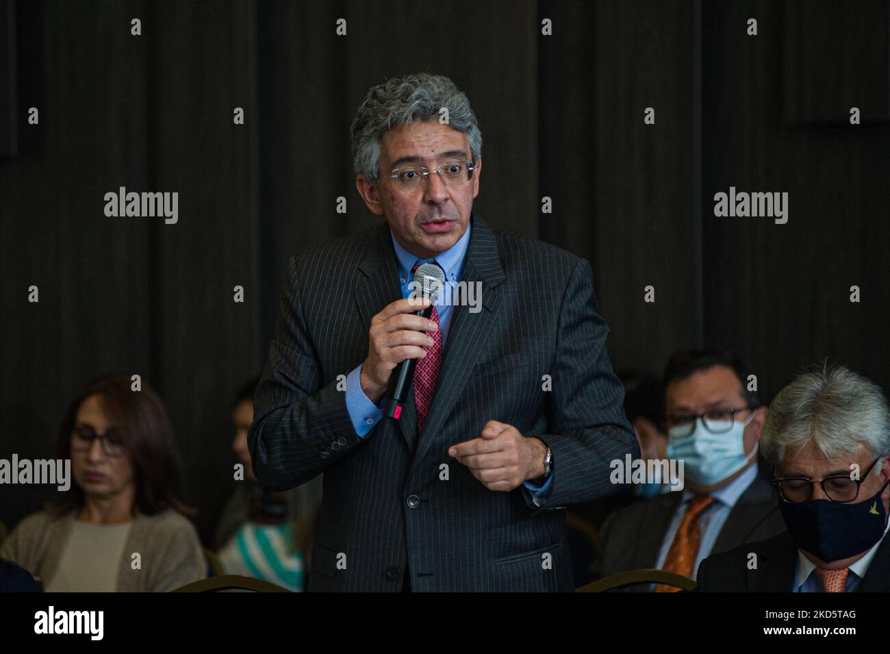 Le candidat présidentiel du parti politique 'Movimiento de Salvacion Nacional' Enrique Gomez Hurtado lors d'une réunion de garanties électorales était le registraire national Alexandre Vega a choisi de ne pas faire un nouveau décompte des élections pour les élections du Congrès de 2022, à Bogota, Colombie 22 mars 2022. (Photo par Sebastian Barros/NurPhoto) Banque D'Images