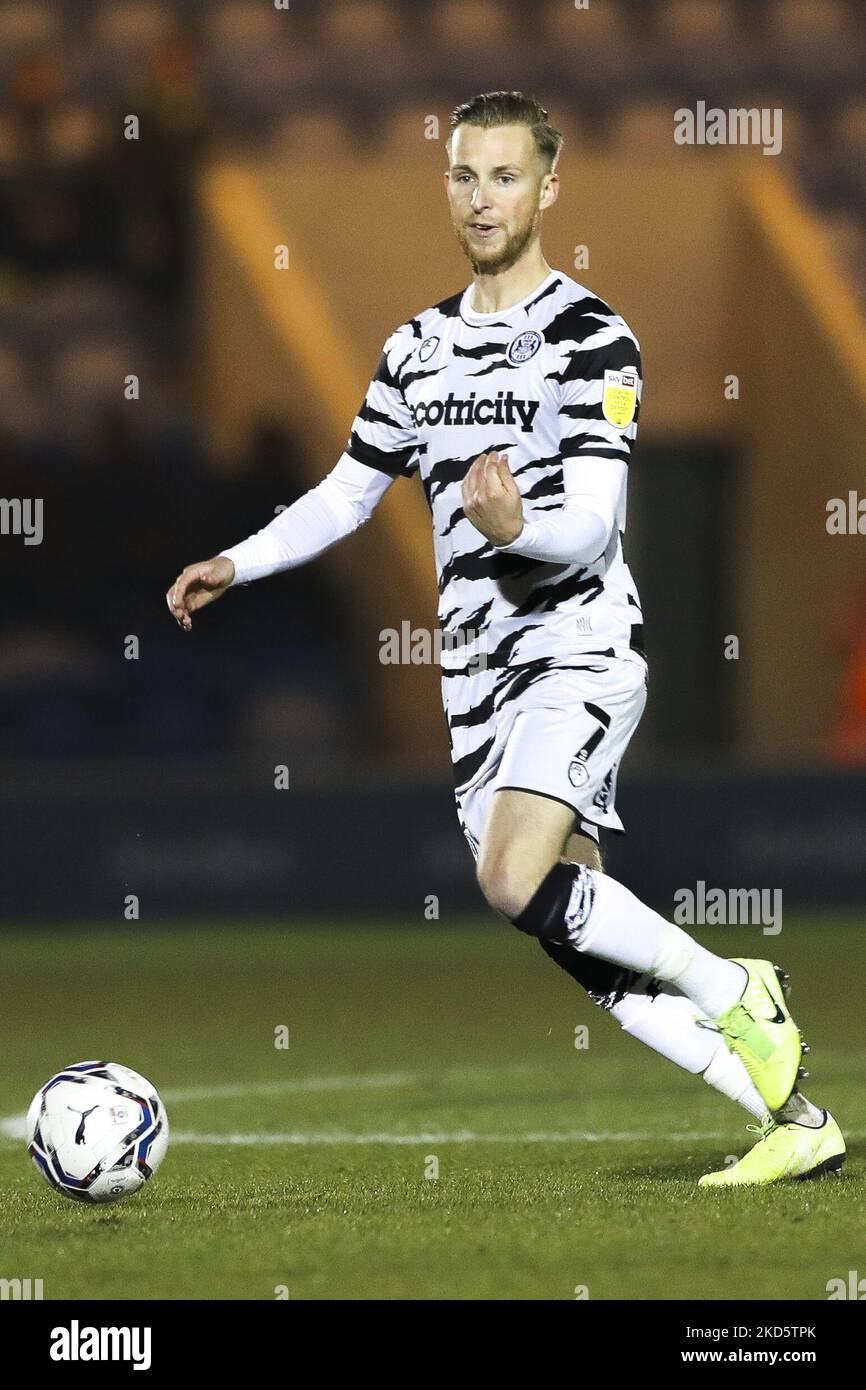 Ben Stevenson de Forest Green Rovers sur le ballon pendant le match Sky Bet League 2 entre Colchester United et Forest Green Rovers au Weston Homes Community Stadium, Colchester, le lundi 21st mars 2022. (Photo de Tom West/MI News/NurPhoto) Banque D'Images