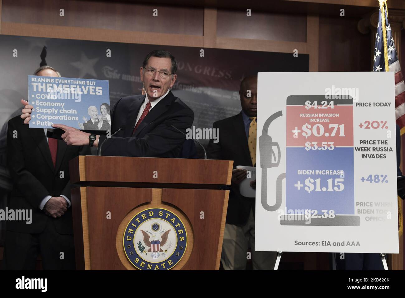 LE sénateur AMÉRICAIN John Barrasso (R-WY) parle des prix de l'essence lors d'une conférence de presse aujourd'hui sur 23 mars 2022 au Sénat Studio/Capitol Hill à Washington DC, États-Unis. (Photo de Lénine Nolly/NurPhoto) Banque D'Images