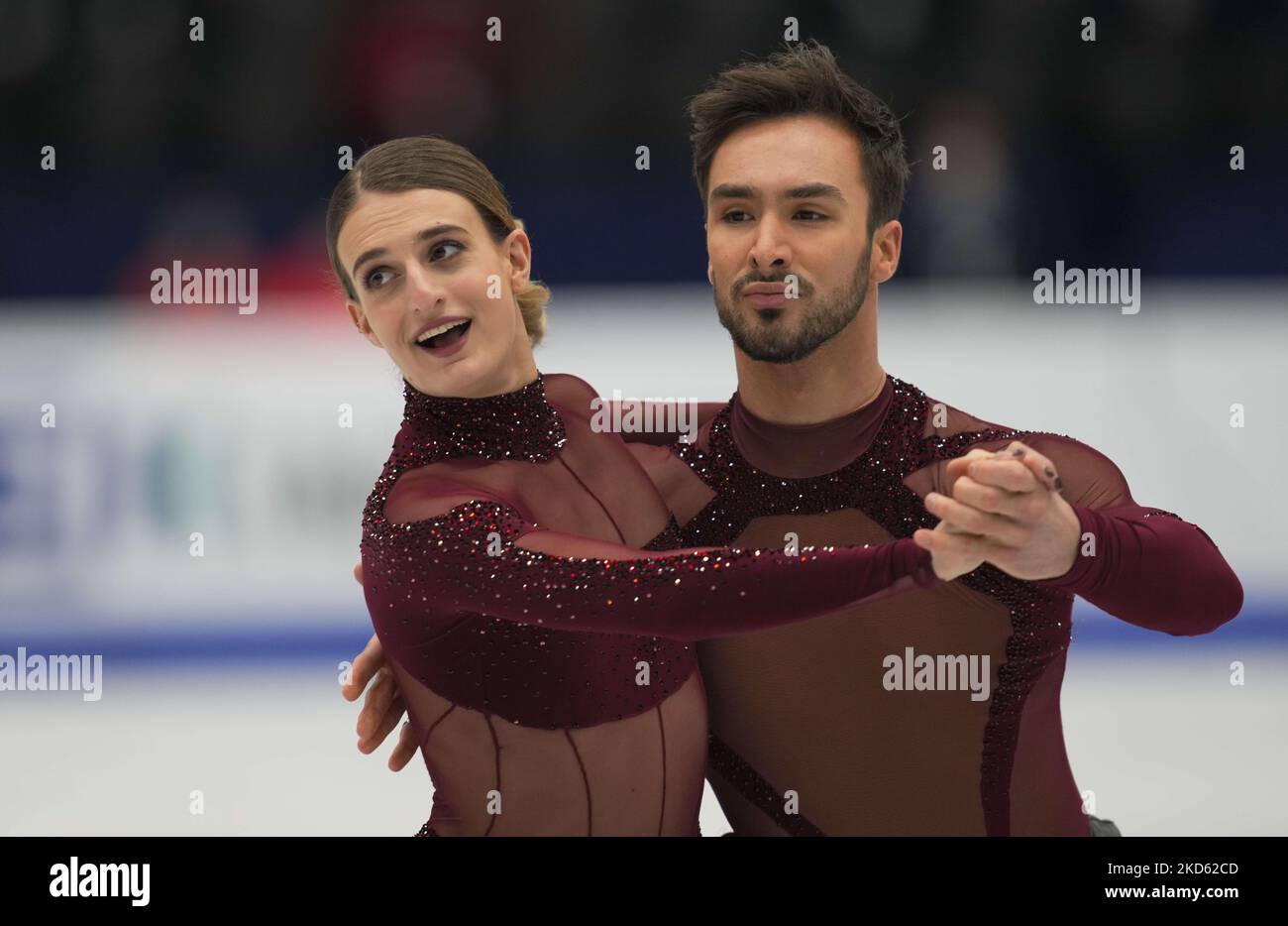 Gabriella Papadakis et Guillaume Cizeron de France pendant la danse sur glace par paires, à l'arène Sud de France, Montpellier, France sur 25 mars 2022. (Photo par Ulrik Pedersen/NurPhoto) Banque D'Images