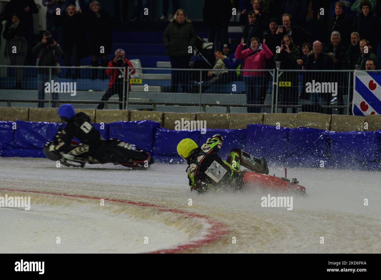 . Benedikt Monn perd le contrôle et commence à se tourner en finale pendant le ROLOEF THIJS BOKAAL à Ice Rink Thialf, Heerenveen le vendredi 1st avril 2022. (Photo de Ian Charles/MI News/NurPhoto) Banque D'Images