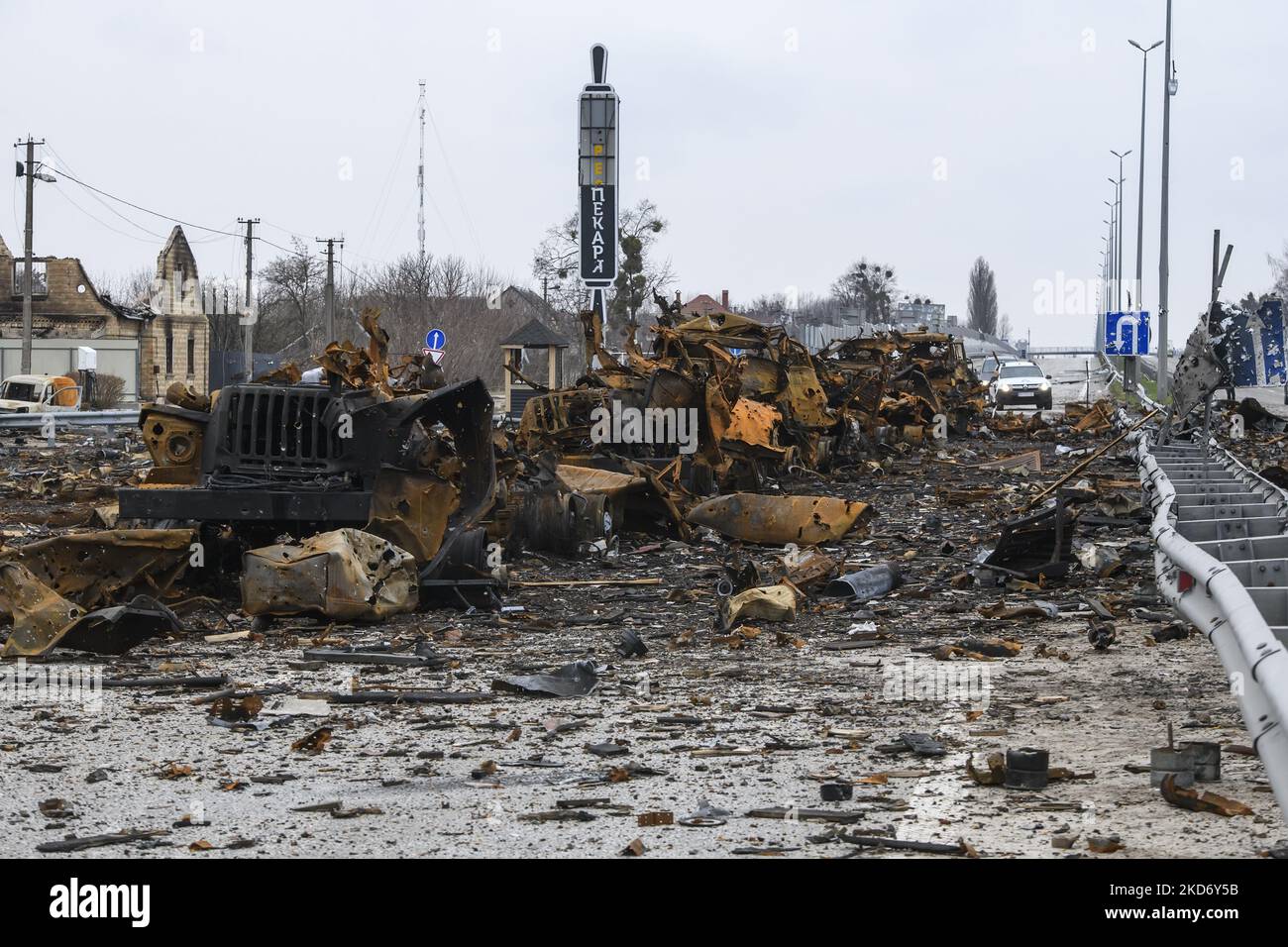 Destruction de la machinerie militaire russe sur la route Kiev-Zhytomyr près de Kiev, Ukraine, 05 avril 2022. (Photo de Maxym Marusenko/NurPhoto) Banque D'Images