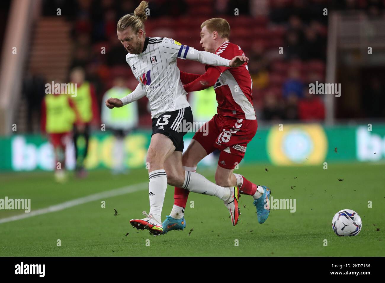 Tim Ream de Fulham est en conflit avec Duncan Watmore de Middlesbrough lors du match du championnat Sky Bet entre Middlesbrough et Fulham au stade Riverside, à Middlesbrough, le mercredi 6th avril 2022. (Photo de Mark Fletcher/MI News/NurPhoto) Banque D'Images