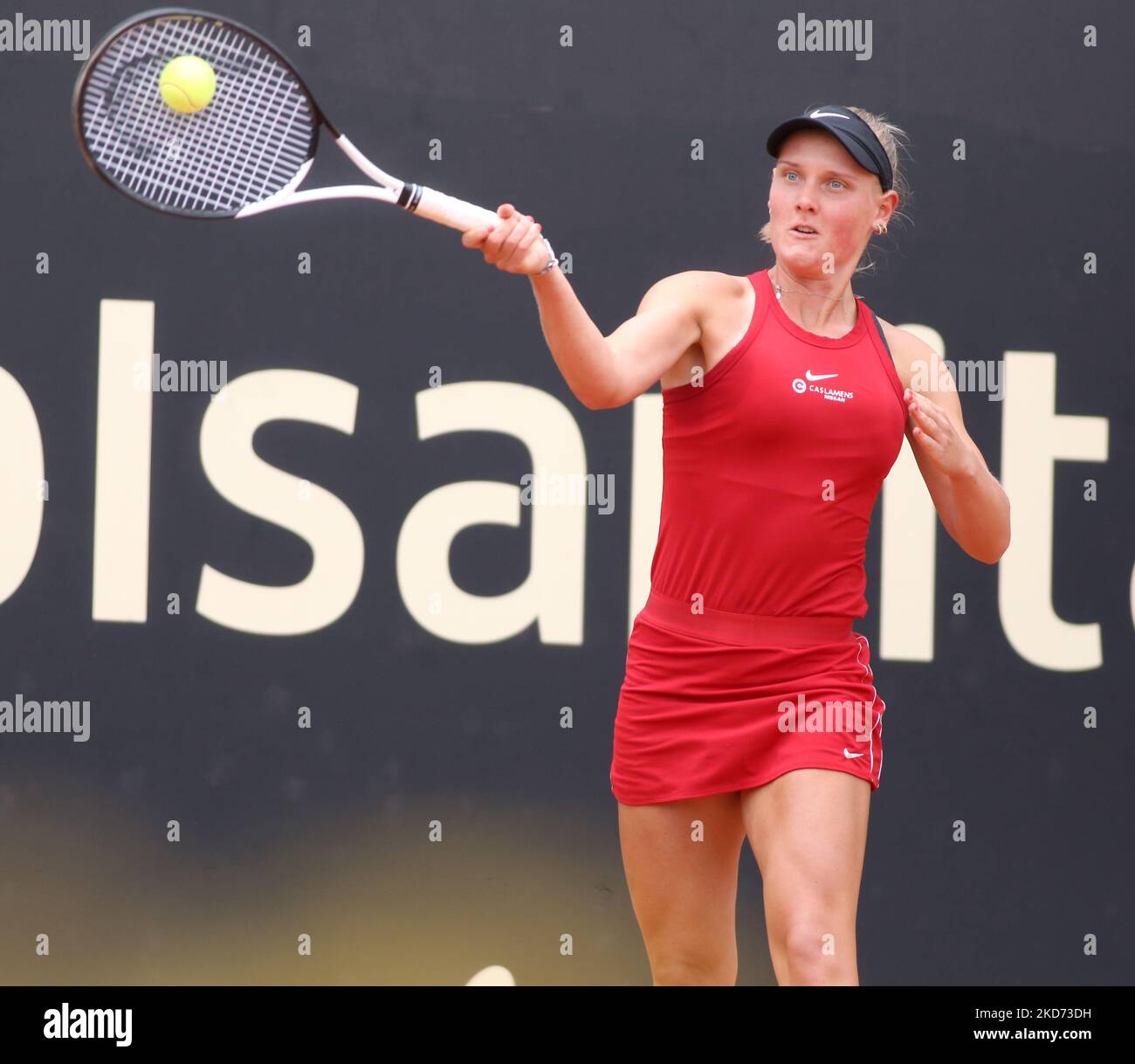 Suzan Lamens des pays-Bas joue pendant le match contre Irina Bara de Roumanie au tournoi Copa Colsanitas WTA sur 7 avril 2022 à Bogota, Colombie. (Photo de Daniel Garzon Herazo/NurPhoto) Banque D'Images