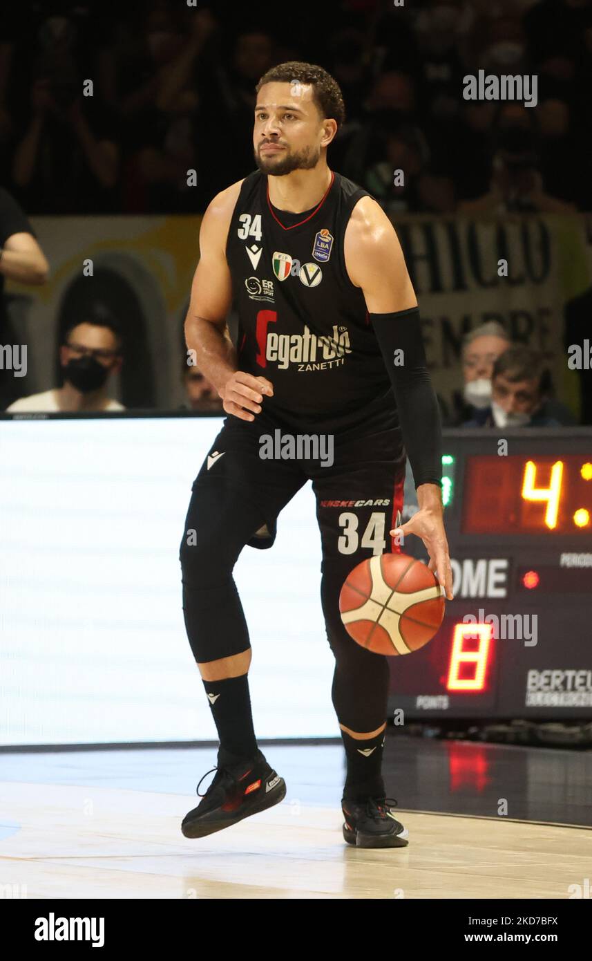 Kyle Weems (Segafredo Virtus Bologna) pendant la série A1 championnat italien de basket-ball LBA match Segafredo Virtus Bologna vs. Échange AIX-Armani Olimpia Milano à l'aréna Segafredo , à Bologne, sur 10 avril 2022. (Photo de Michele Nucci/LiveMedia/NurPhoto) Banque D'Images