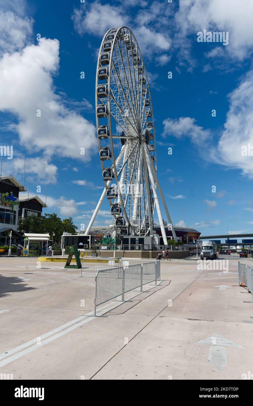 Photo de Rollercoaster au Bayfront Park Downtown Miami Florida. Banque D'Images