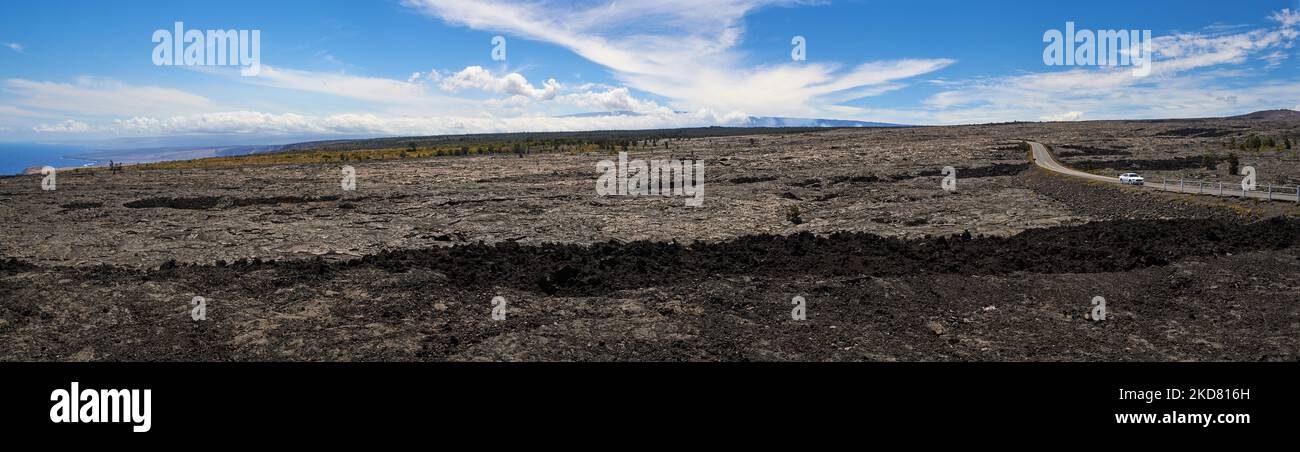 Les pittoresques cratères et ruisseaux de lave autour de Mauna Ulu belvédère, le parc national des volcans Hawaiʻi sur Big Island HI Banque D'Images