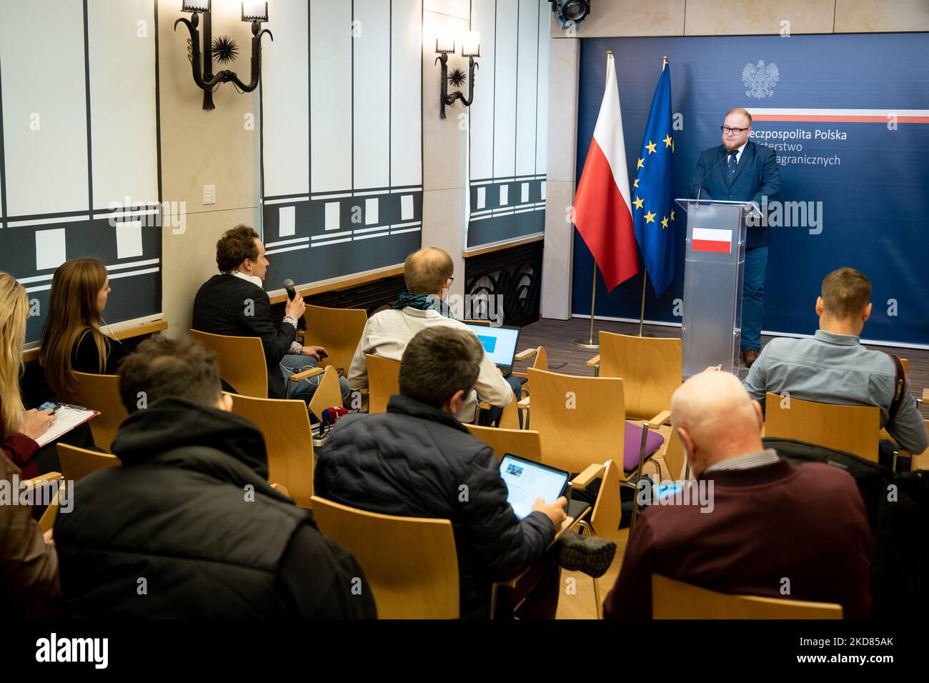 Conférence de presse de Lukasz Jasina, porte-parole du Ministère des Affaires étrangères, à Varsovie (Pologne) sur le 21 avril 2022 (photo de Mateusz Wlodarczyk/NurPhoto) Banque D'Images