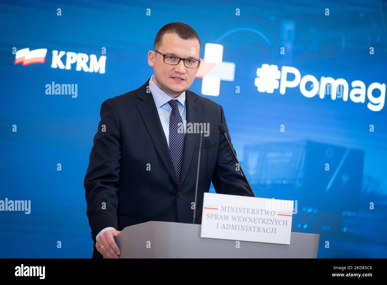 Conférence de presse de Pawel Szefernaker, Secrétaire d'Etat au Ministère polonais de l'intérieur et de l'administration et plénipotentiaire du Gouvernement pour les réfugiés de guerre d'Ukraine, à Varsovie (Pologne) sur le 21 avril 2022 (photo de Mateusz Wlodarczyk/NurPhoto) Banque D'Images