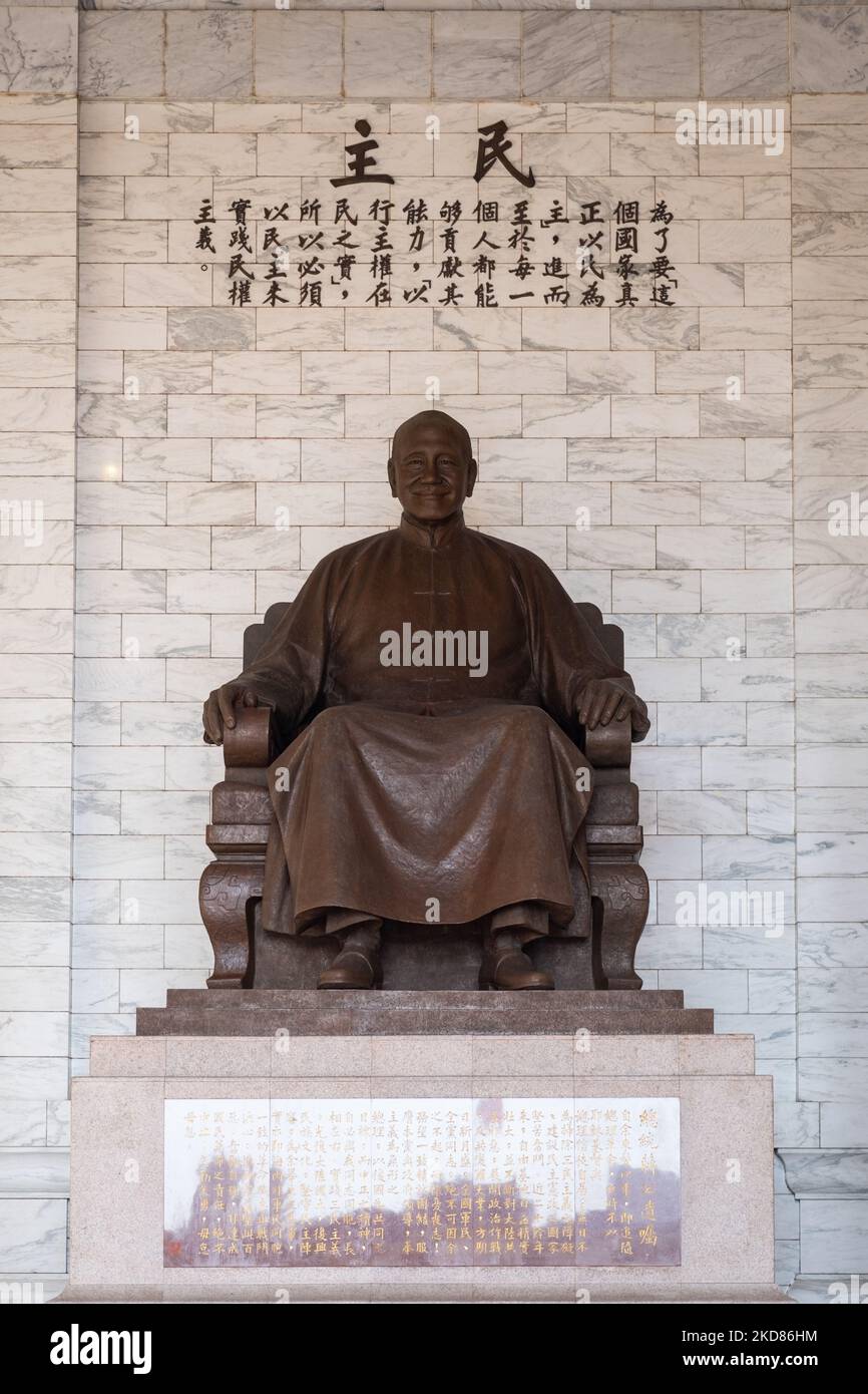 Statue de 6,3 mètres de haut de l'ancien président de Taïwan Chiang Kai-shek, Taipei, Taïwan. (Photo par Jose Lopes Amaral/NurPhoto) Banque D'Images