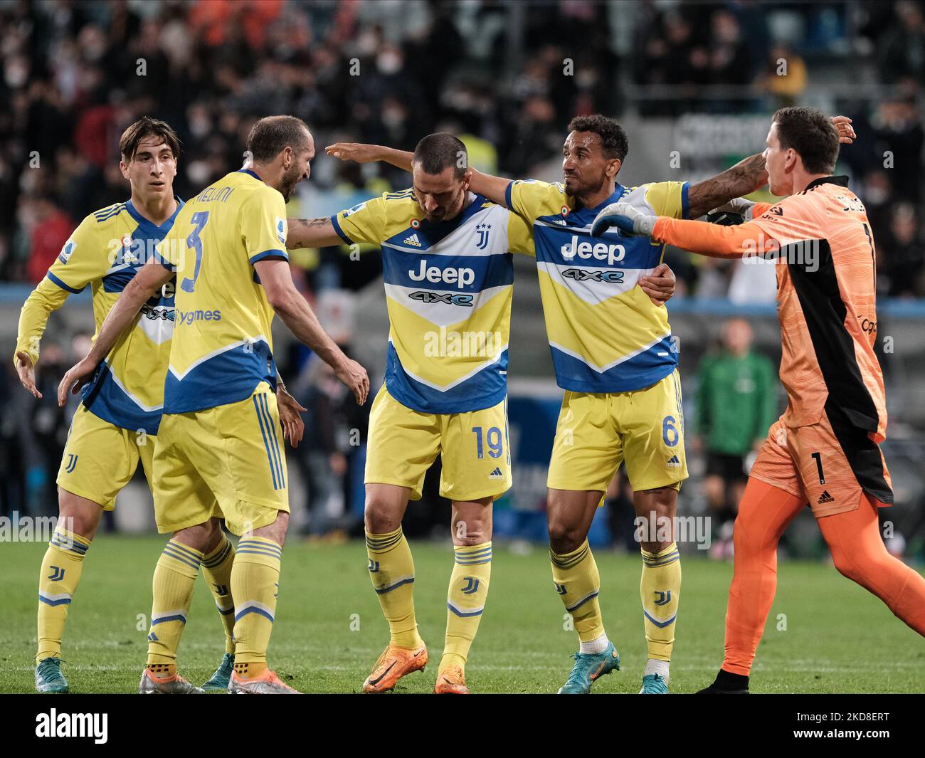 Écharpe Tube Juventus – Officielle, Double épaisseur, 100% Acrylique, 18x148cm, Logo Brodé