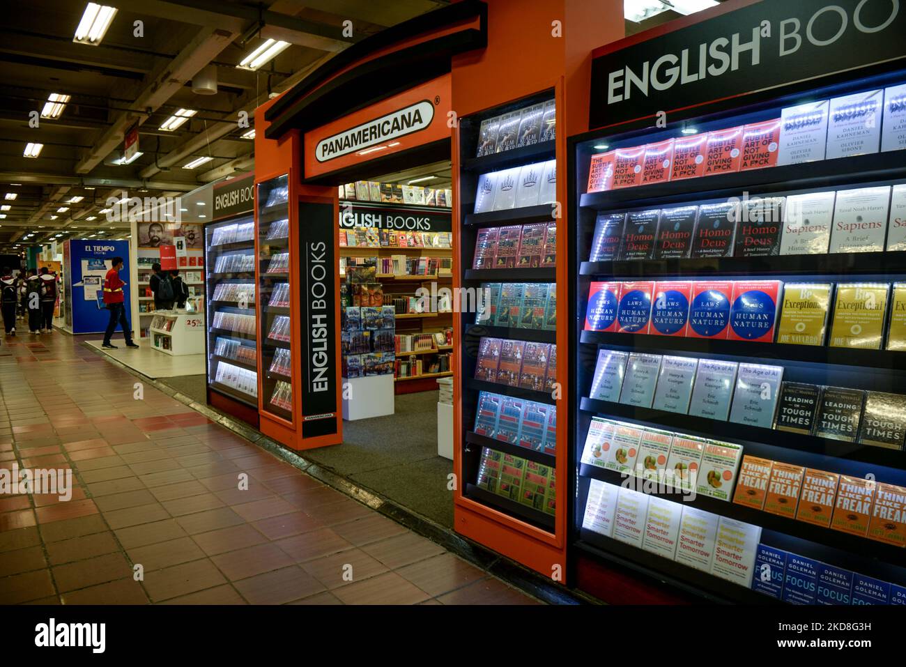 La Foire du livre, avec la Corée comme pays invité, ouvre ses portes à des centaines d'étudiants et au grand public, après les restrictions dues à la pandémie causée par la COVID-19. À Bogota, Colombie. 26 avril 2022 - (photo par Vannessa Jimenez G/Nurenez photo) Banque D'Images