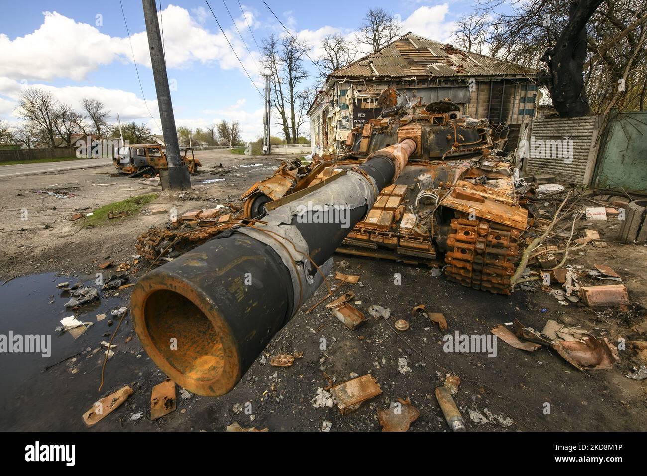 Réservoir détruit dans le village de Kolychivka, région de Chernihiv, 27 avril 2022. (Photo de Maxym Marusenko/NurPhoto) Banque D'Images