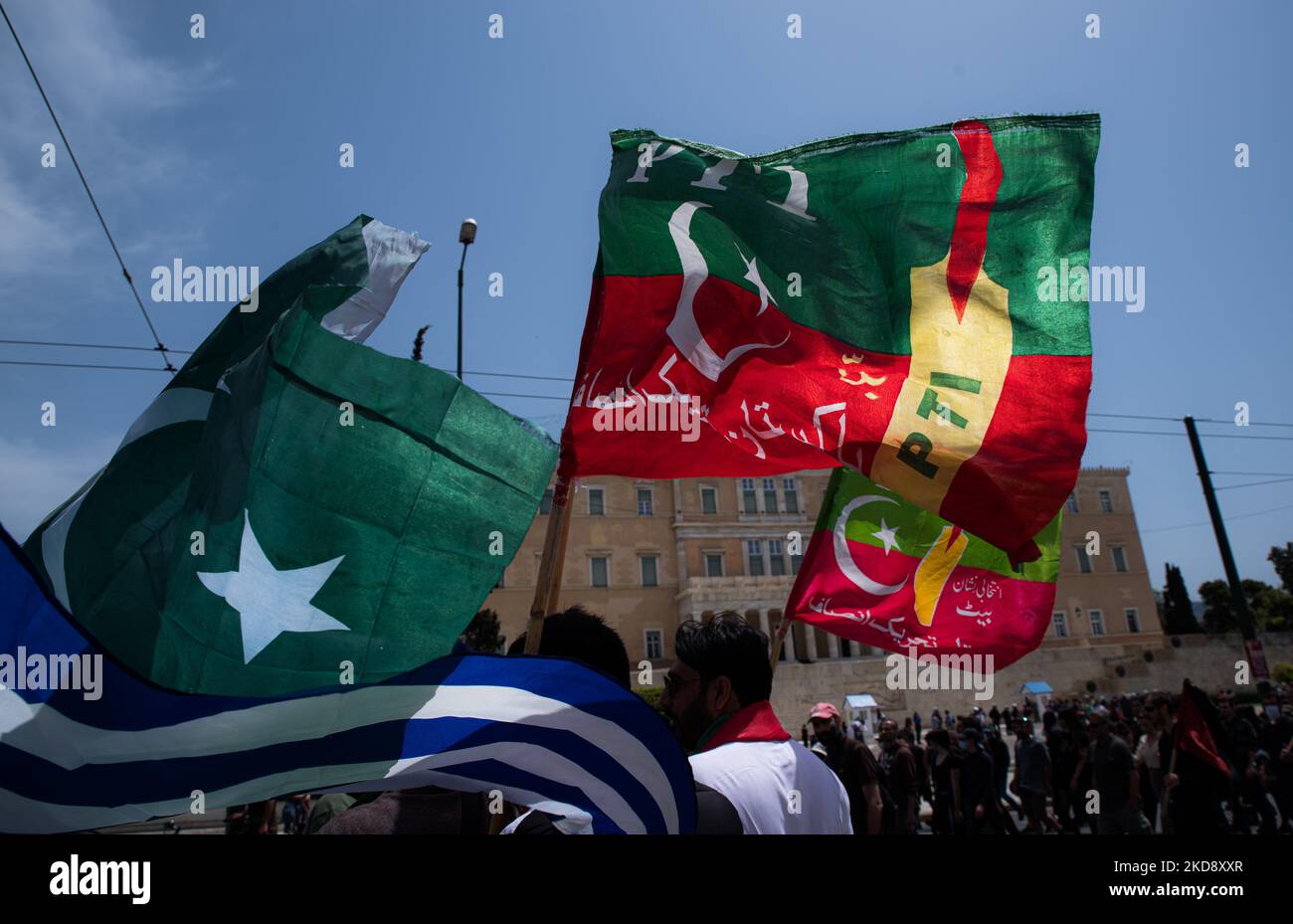Les immigrants pakistanais lors de la manifestation de la Journée internationale des travailleurs à Athènes, en Grèce, sur 1 mai 2022. (Photo de Maria Chourdari/NurPhoto) Banque D'Images