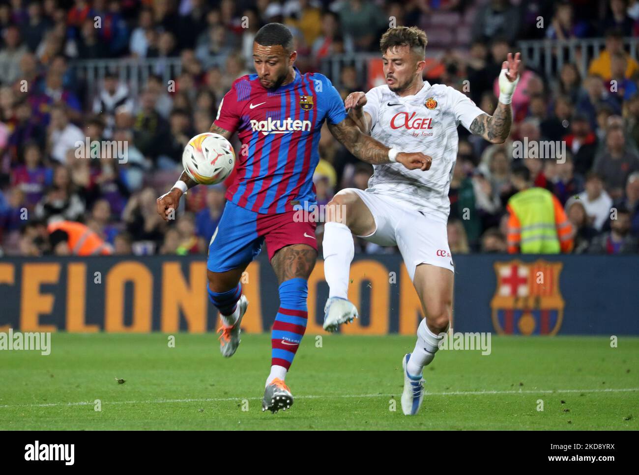 Memphis Delay marque pendant le match entre le FC Barcelone et le RCD Mallorca, correspondant à la semaine 34 de la Liga Santander, joué au Camp Nou Stadium, à Barcelone, le 1st mai 2022. (Photo de Joan Valls/Urbanandsport /NurPhoto) Banque D'Images