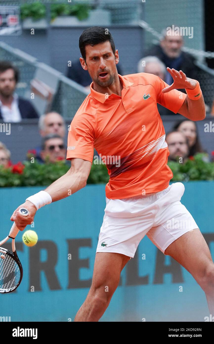 Novak Djokovic de Serbie joue contre Gael Monfils de France lors de leur  tournoi de tennis ouvert ATP Tour Madrid 2022 au Caja Magica à Madrid sur 3  mai 2022. Espagne (photo