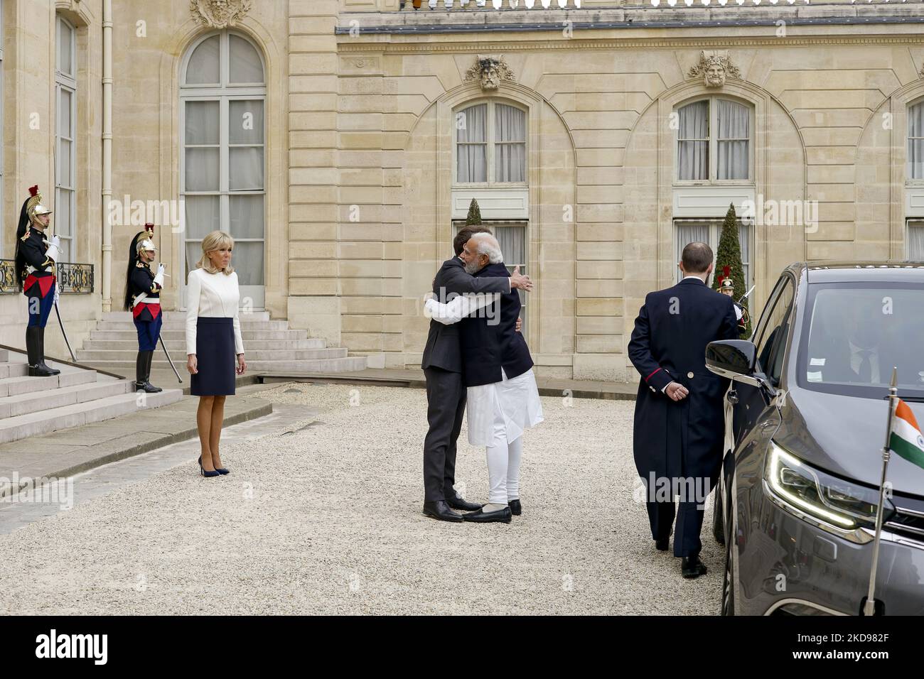 Le président français Emmanuel Macron accueille le Premier ministre indien Narendra Modi au Palais présidentiel d'Elysee - 4 mai 2022, Paris (photo de Daniel Pier/NurPhoto) Banque D'Images