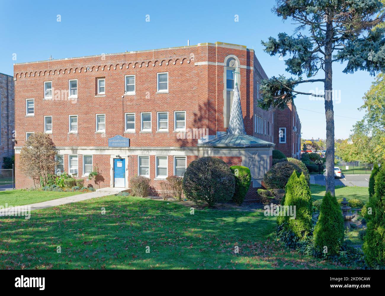 L'Académie catholique Saint-Nicolas de Tolentine est une école paroissiale sur Parsons Blvd. À Hillside, Jamaïque, Queens, New York. Banque D'Images