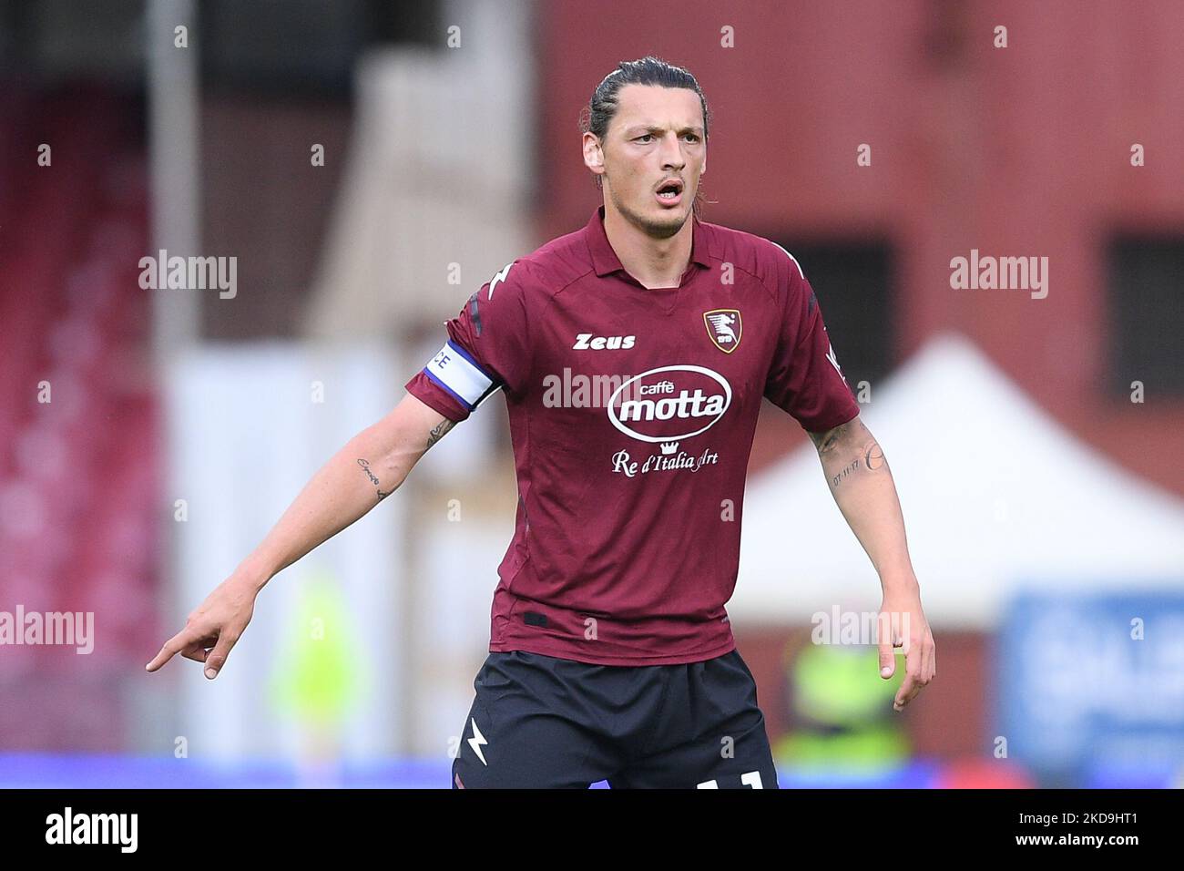 Milan Djuric des Etats-Unis Salerntana 1919 gestes pendant la série Un match entre les Etats-Unis Salerntana 1919 et Cagliari Calcio FC sur 8 mai 2022 à Salerno, Italie. (Photo de Giuseppe Maffia/NurPhoto) Banque D'Images