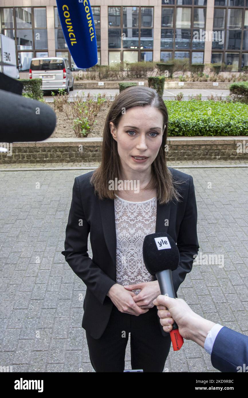 Le Premier ministre finlandais, Sanna Marin, arrive à un sommet de l'UE, la réunion des dirigeants européens, et fait une réunion d'information avec les médias et la presse, à Bruxelles, en Belgique, sur 24 mars 2022. Le président finlandais et le Premier ministre ont officiellement annoncé leur soutien à l'adhésion à l'OTAN en mai 2022, le pays devant bientôt présenter une demande d'adhésion. (Photo de Nicolas Economou/NurPhoto) Banque D'Images