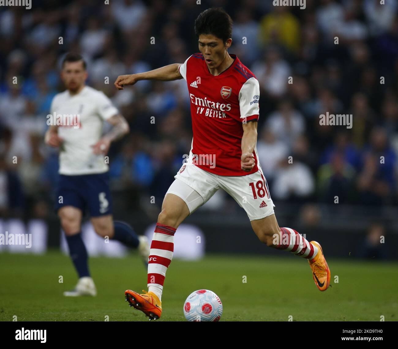 LONDRES, Angleterre - MAI 12:Takerhiro Tomiyasu d'Arsenal pendant la première ligue entre Tottenham Hotspur et Arsenal au stade Tottenham Hotspur , Londres, Angleterre le 12th Mai 2022 (photo par action Foto Sport/NurPhoto) Banque D'Images
