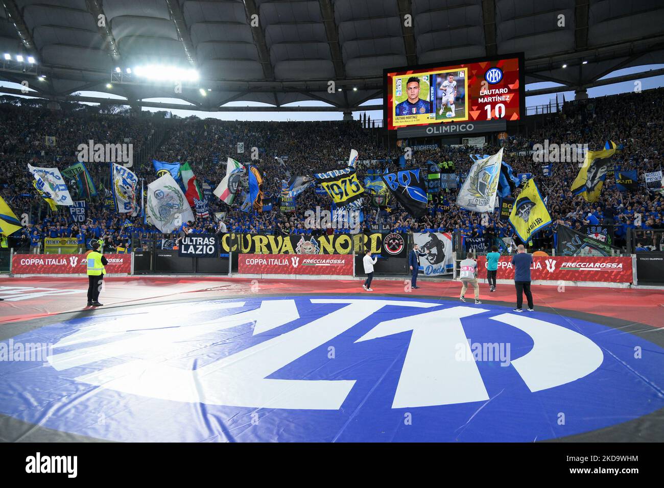 Supporters du FC Internazionale lors du match de finale de la coppa italienne entre le FC Juventus et le FC Internazionale sur 11 mai 2022 à Rome, Italie. (Photo de Giuseppe Maffia/NurPhoto) Banque D'Images