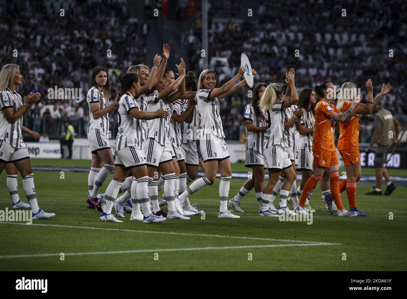 Les joueuses de Juventus fêtent lors du match de football de la série A n.37 JUVENTUS - LATIUM sur 16 mai 2022 au stade Allianz à Turin, Piémont, Italie. (Photo de Matteo Bottanelli/NurPhoto) Banque D'Images Les joueuses de Juventus fêtent lors du match de football de la série A n.37 JUVENTUS - LATIUM sur 16 mai 2022 au stade Allianz à Turin, Piémont, Italie. (Photo de Matteo Bottanelli/NurPhoto) Banque D'Images