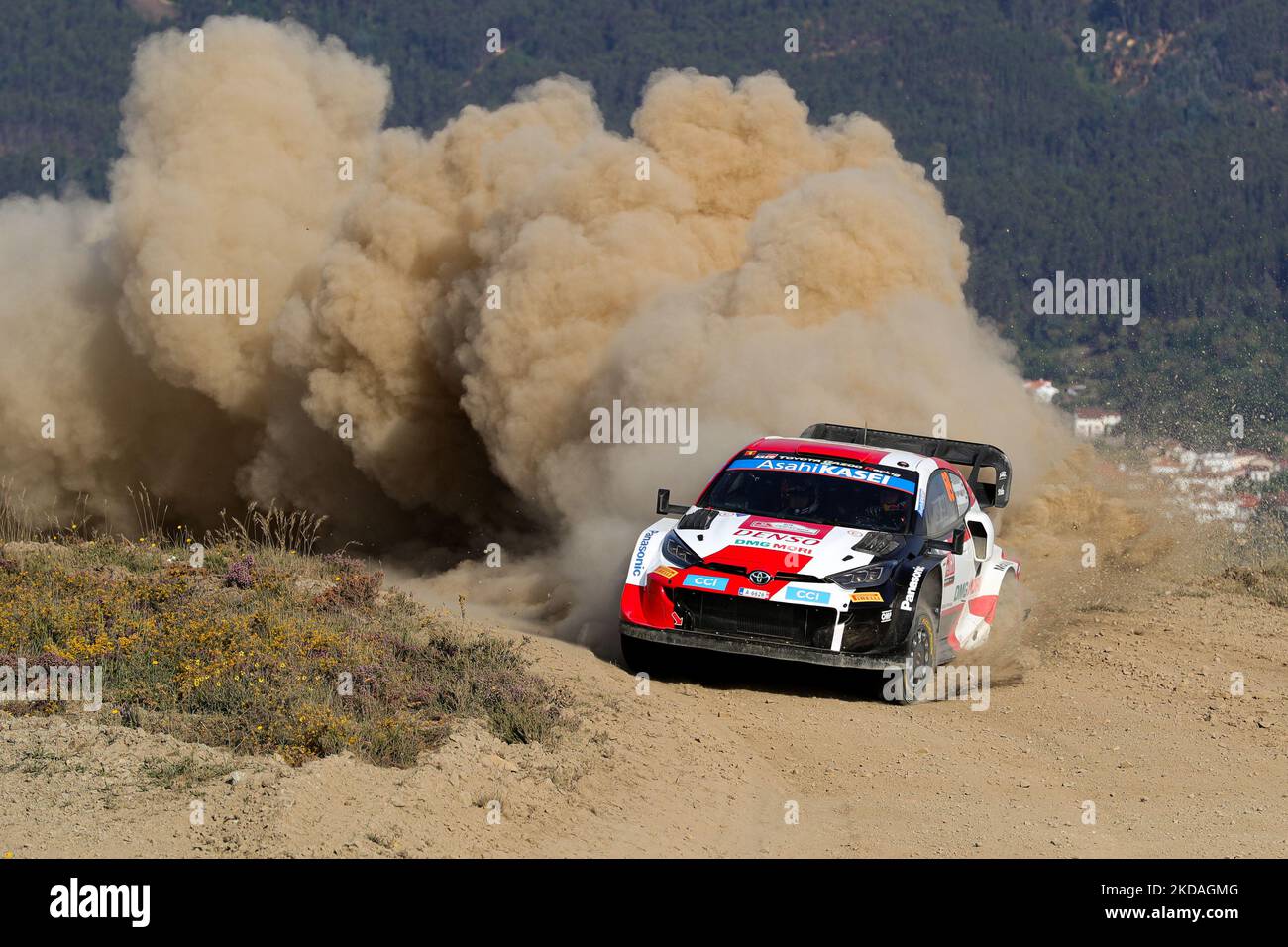 Kalle ROVANPERA (fin) et Jonne HALTTUNEN (fin) dans TOYOTA GR Yaris Rally1 de TOYOTA GAZOO WRT en action pendant le SS3 - Gois du WRC Vodafone Rally Portugal 2022 à Matosinhos - Portugal, on 20 mai 2022. (Photo de Paulo Oliveira / NurPhoto) Banque D'Images