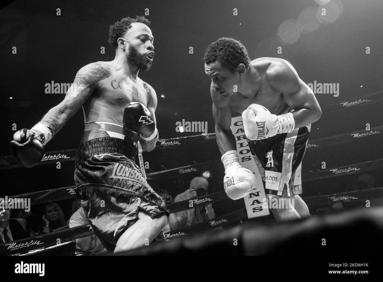 Ramon Guevara (11-25-2; République dominicaine en passant par Grand Rapids, MI) a battu LaQuan Lewis (7-14-1; Brooklyn, NY) lors d'un match de poids et haltères de 4 tours au Motor City Casino and Hotel de Detroit, MI le 13 mai 2022. (Photo par Adam J. Dewey/NurPhoto) Banque D'Images