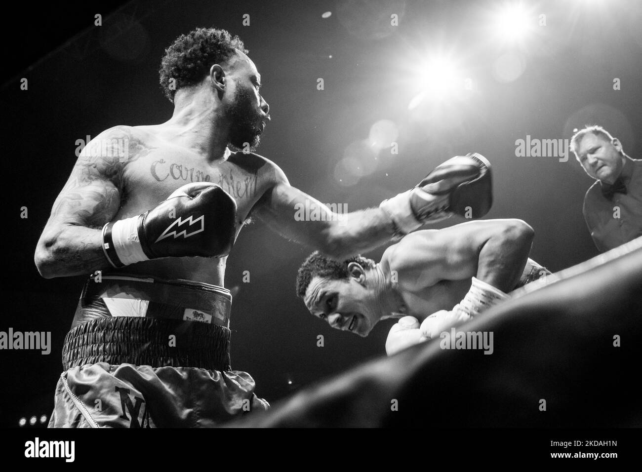 Ramon Guevara (11-25-2; République dominicaine en passant par Grand Rapids, MI) a battu LaQuan Lewis (7-14-1; Brooklyn, NY) lors d'un match de poids et haltères de 4 tours au Motor City Casino and Hotel de Detroit, MI le 13 mai 2022. (Photo par Adam J. Dewey/NurPhoto) Banque D'Images