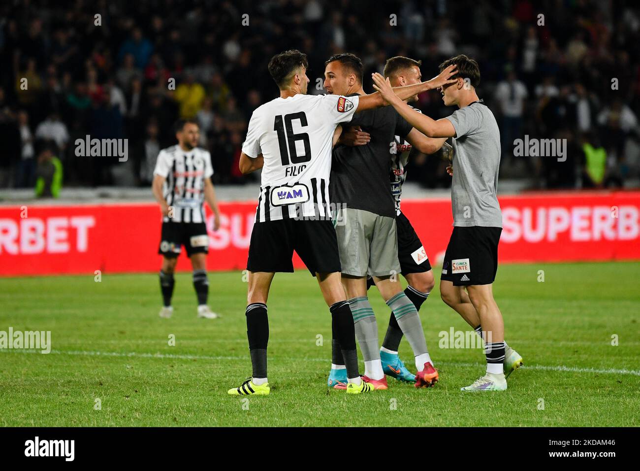 Joueurs de U Cluj célébrant après avoir gagné 2-0 contre Dinamo Bucuresti (photo de Flaviu Buboi/NurPhoto) Banque D'Images