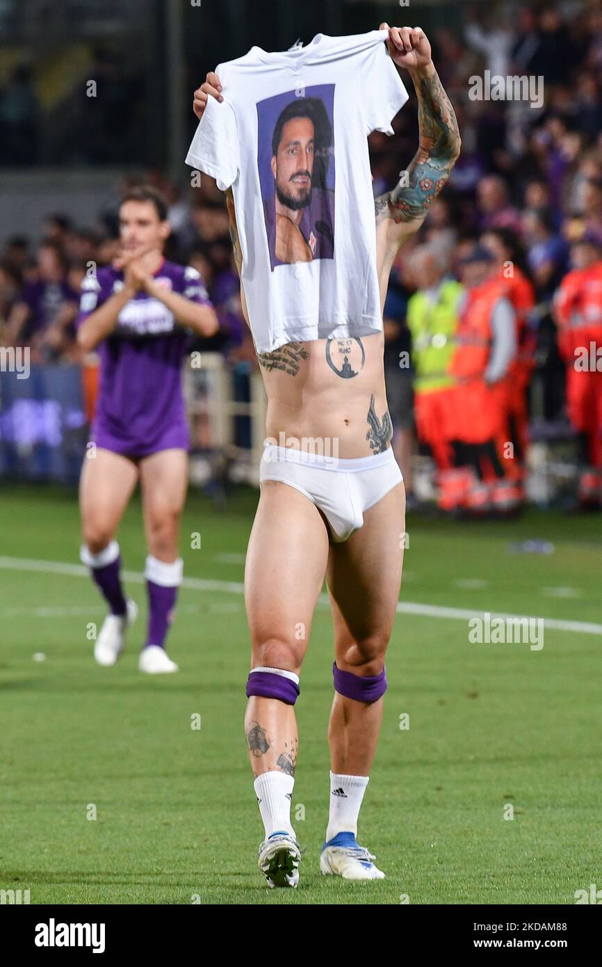 Lorenzo Venuti (ACF Fiorentina) célèbre la victoire lors du match de football italien série A match ACF Fiorentina vs Juventus FC sur 21 mai 2022 au stade Artemio Franchi de Florence, Italie (photo de Lisa Guglielmi/LiveMedia/NurPhoto) Banque D'Images