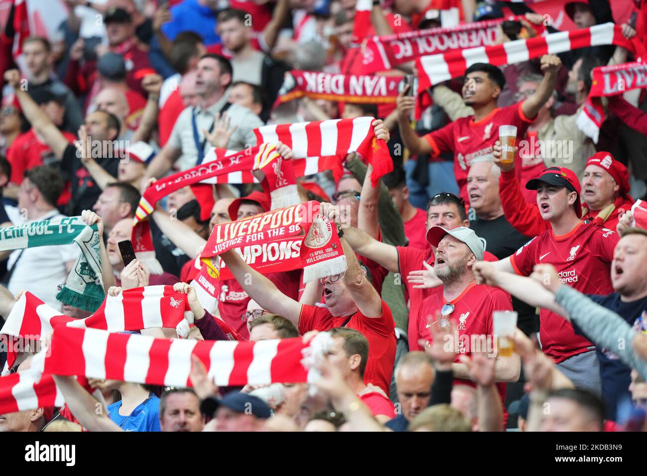 Liverpool est fan du match final de l'UEFA Champions League entre le FC Liverpool et le FC Real Madrid au Stade de France sur 28 mai 2022 à Paris, France. (Photo de Giuseppe Maffia/NurPhoto) Banque D'Images Liverpool est fan du match final de l'UEFA Champions League entre le FC Liverpool et le FC Real Madrid au Stade de France sur 28 mai 2022 à Paris, France. (Photo de Giuseppe Maffia/NurPhoto) Banque D'Images