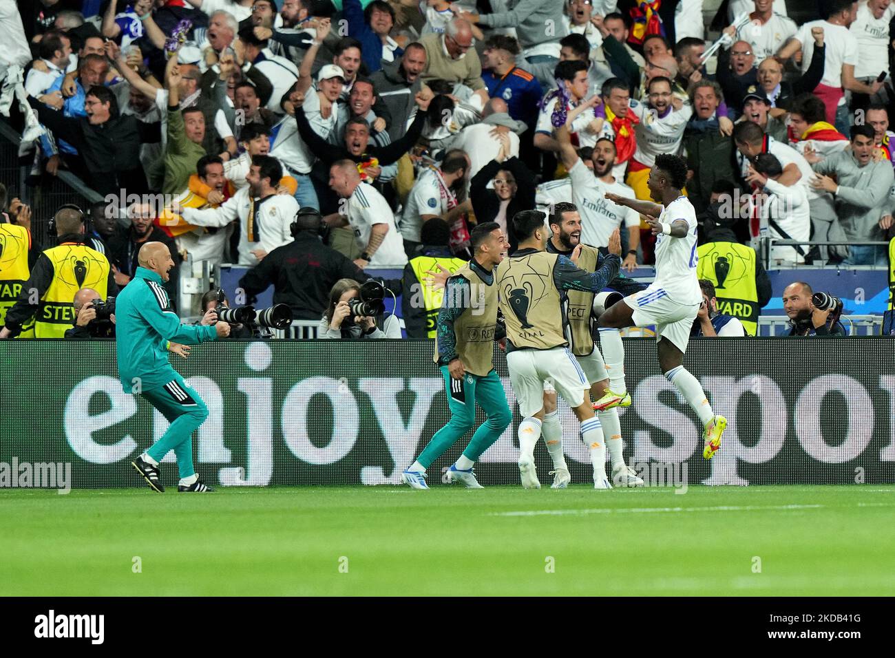 Vinicius Junior du Real Madrid CF célèbre après avoir obtenu son score lors du match final de la Ligue des champions de l'UEFA entre le FC Liverpool et le Real Madrid CF au Stade de France sur 28 mai 2022 à Paris, en France. (Photo de Giuseppe Maffia/NurPhoto) Banque D'Images Vinicius Junior du Real Madrid CF célèbre après avoir obtenu son score lors du match final de la Ligue des champions de l'UEFA entre le FC Liverpool et le Real Madrid CF au Stade de France sur 28 mai 2022 à Paris, en France. (Photo de Giuseppe Maffia/NurPhoto) Banque D'Images