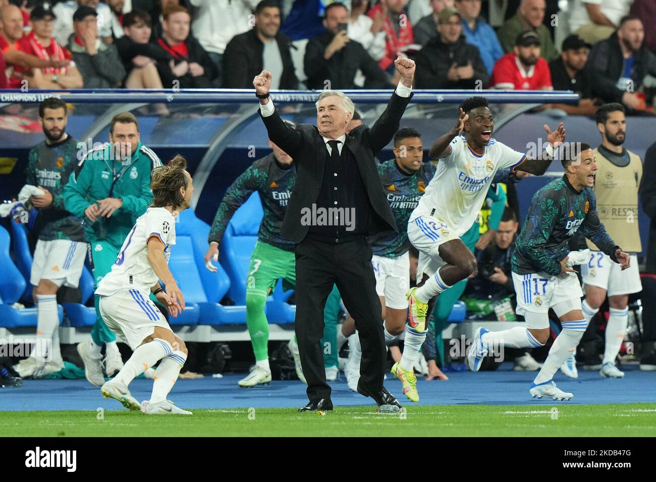Carlo Ancelotti l'entraîneur en chef du Real Madrid CF célèbre après avoir remporté le match final de l'UEFA Champions League entre le FC Liverpool et le Real Madrid CF au Stade de France sur 28 mai 2022 à Paris, en France. (Photo de Giuseppe Maffia/NurPhoto) Banque D'Images Carlo Ancelotti l'entraîneur en chef du Real Madrid CF célèbre après avoir remporté le match final de l'UEFA Champions League entre le FC Liverpool et le Real Madrid CF au Stade de France sur 28 mai 2022 à Paris, en France. (Photo de Giuseppe Maffia/NurPhoto) Banque D'Images