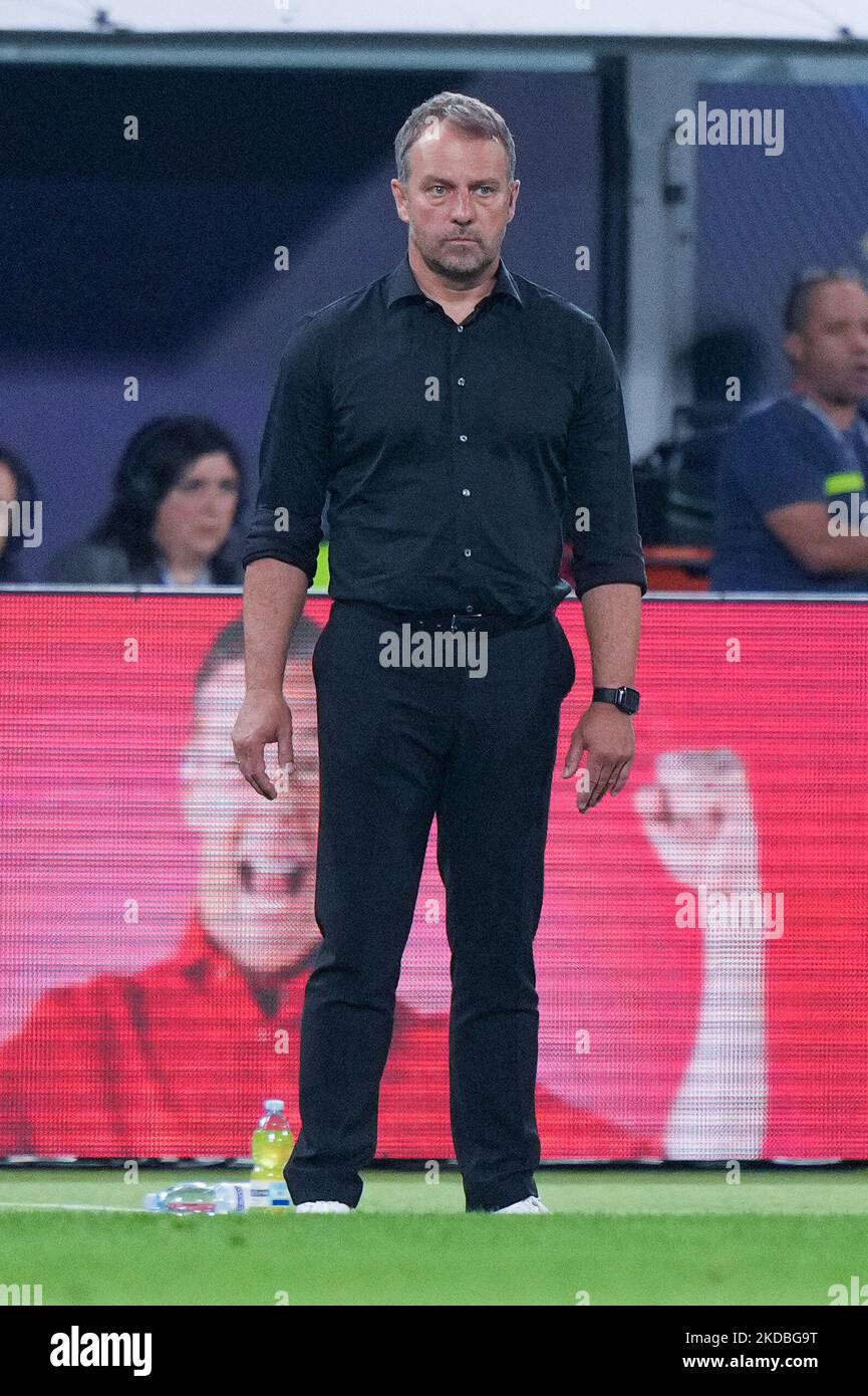 Hans-Dieter Flick, directeur de l'Allemagne, se penche sur le match de l'UEFA Nations League entre l'Italie et l'Allemagne au Stadio Renato Dall'Ara, Bologne, Italie, le 4 juin 2022. (Photo de Giuseppe Maffia/NurPhoto) Banque D'Images