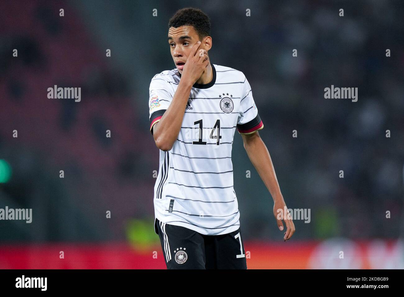 Jamal Musiala d'Allemagne semble abattu lors du match de l'UEFA Nations League entre l'Italie et l'Allemagne au Stadio Renato Dall'Ara, Bologne, Italie, le 4 juin 2022. (Photo de Giuseppe Maffia/NurPhoto) Banque D'Images Jamal Musiala d'Allemagne semble abattu lors du match de l'UEFA Nations League entre l'Italie et l'Allemagne au Stadio Renato Dall'Ara, Bologne, Italie, le 4 juin 2022. (Photo de Giuseppe Maffia/NurPhoto) Banque D'Images
