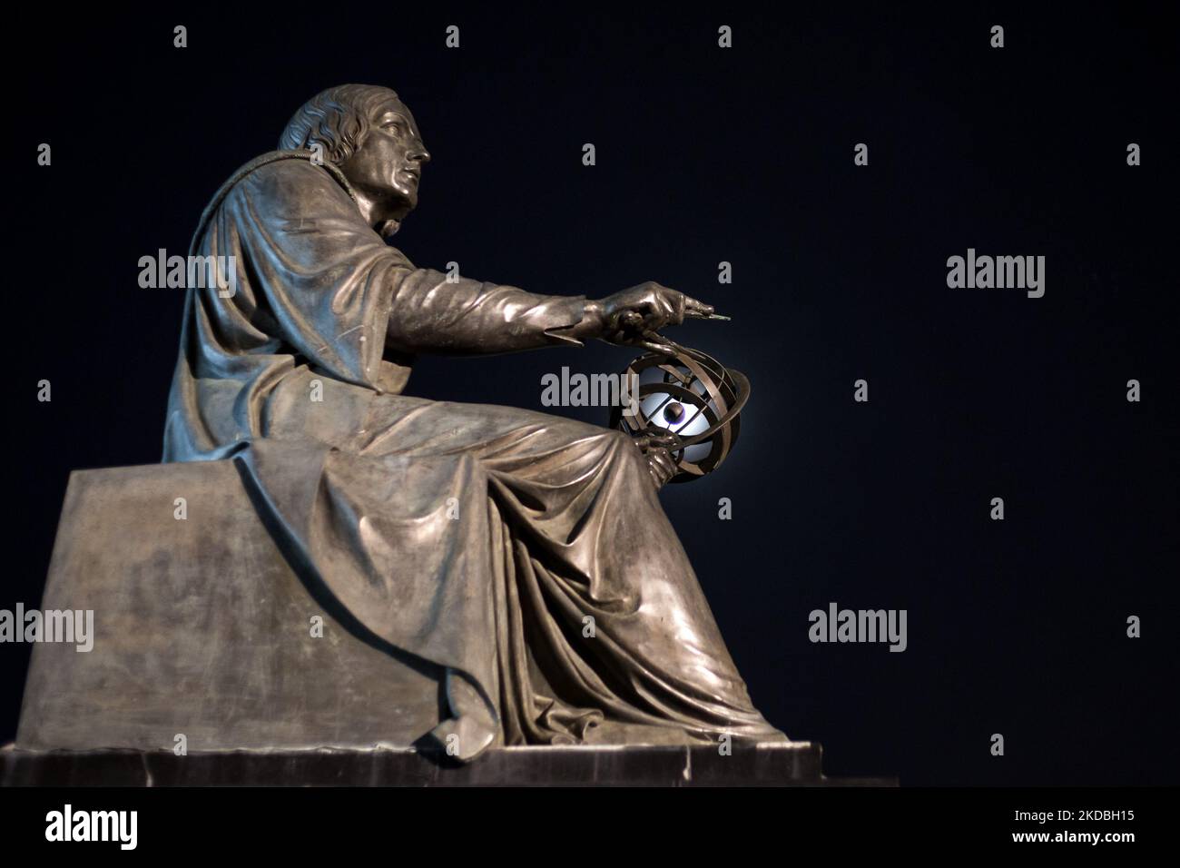 Nicolaus Copernic Monument à Varsovie, Pologne sur 4 mars 2017 (photo de Mateusz Wlodarczyk/NurPhoto) Banque D'Images