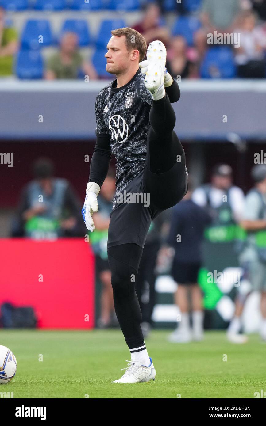 Manuel Neuer d'Allemagne lors de l'échauffement précédant le match de l'UEFA Nations League entre l'Italie et l'Allemagne au Stadio Renato Dall'Ara, Bologne, Italie, le 4 juin 2022. (Photo de Giuseppe Maffia/NurPhoto) Banque D'Images Manuel Neuer d'Allemagne lors de l'échauffement précédant le match de l'UEFA Nations League entre l'Italie et l'Allemagne au Stadio Renato Dall'Ara, Bologne, Italie, le 4 juin 2022. (Photo de Giuseppe Maffia/NurPhoto) Banque D'Images