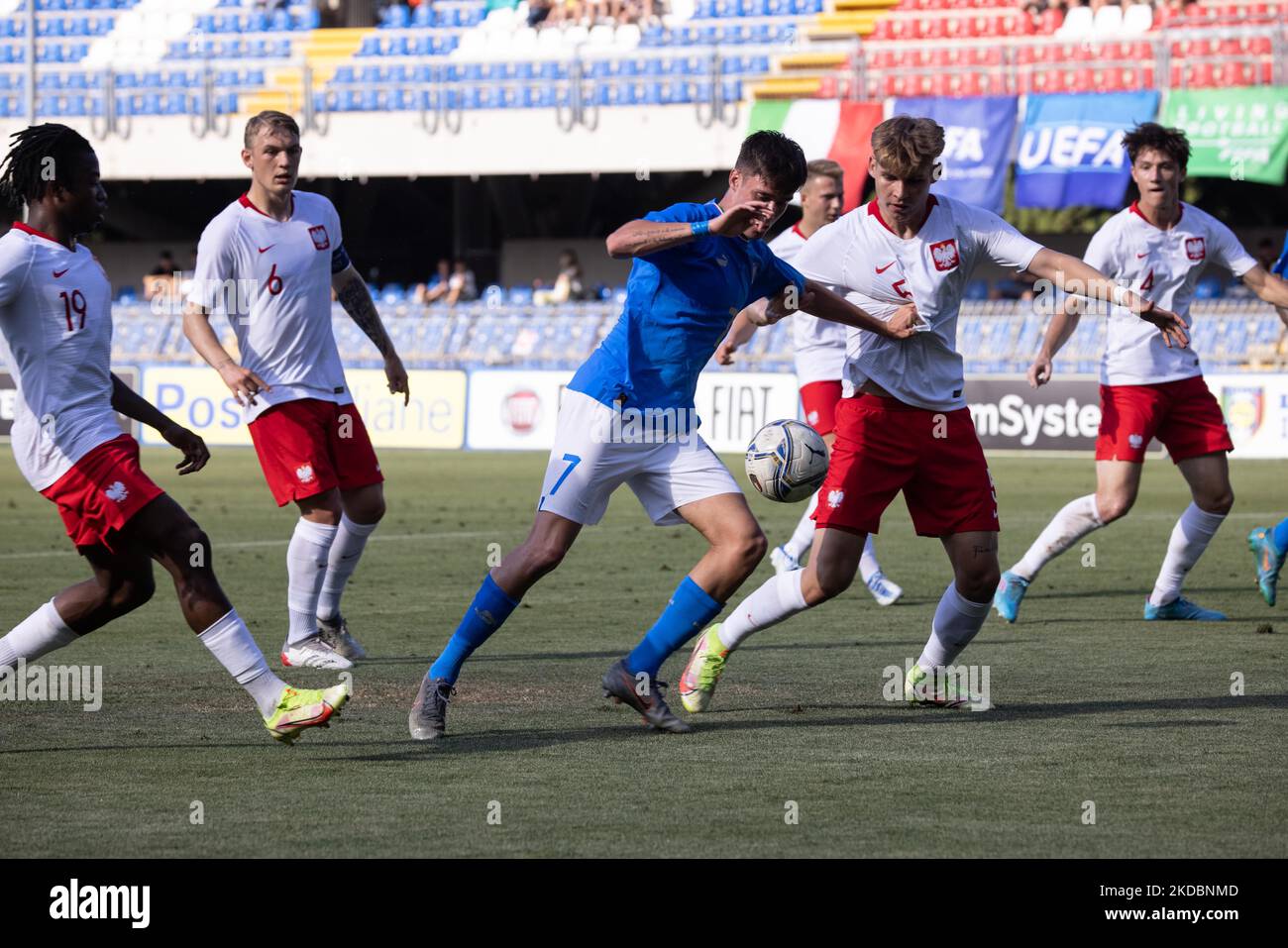 Nicolo Cudrig d'Italie U20 et Maksymilan Tkocz de Pologne U20 en action pendant le match international amical entre l'Italie U20 et la Pologne U20 au Stadio Riviera delle Palme sur 7 juin 2022 à San Benedetto del Tronto, Italie. (Photo de Cinzia Camela/LiveMedia/NurPhoto) Banque D'Images