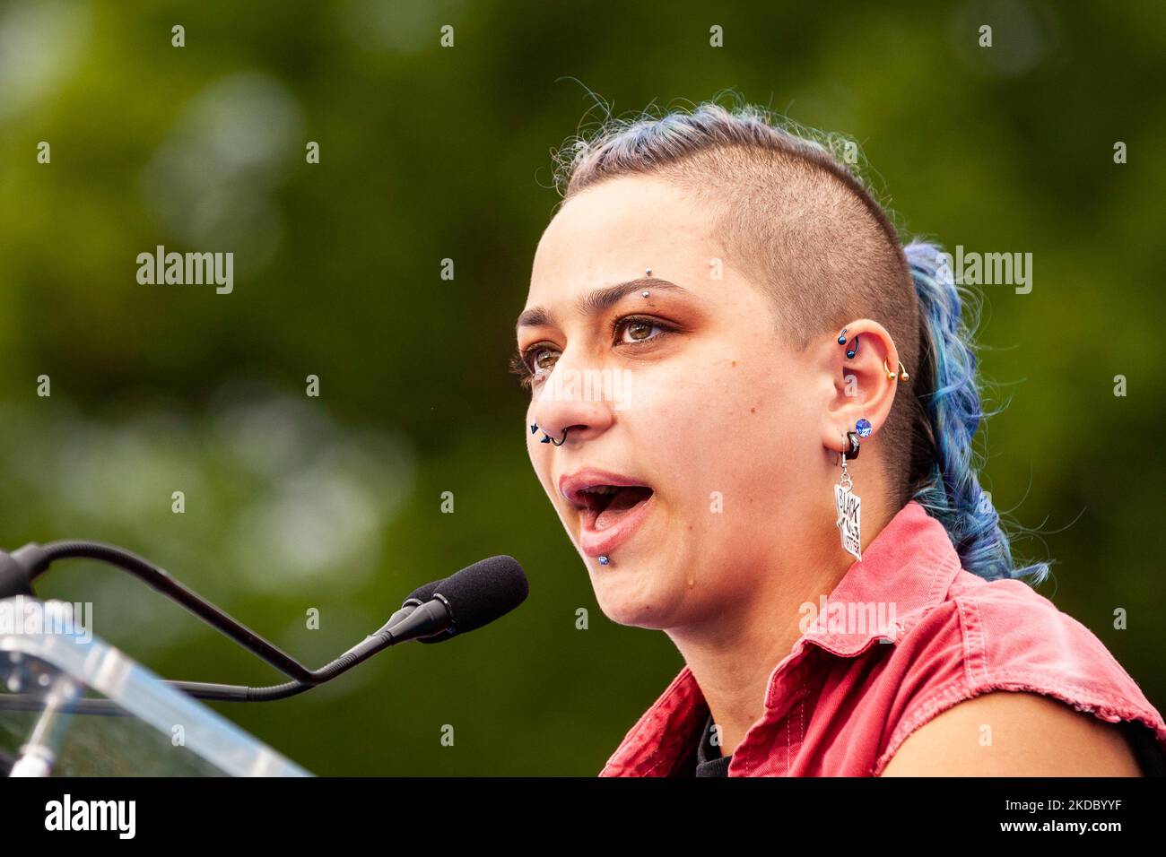 Les larmes s'élèvent contre X Gonzalez lorsqu'ils prononcez un discours passionné pour clore la marche phare de notre vie pour protester contre la violence contre les armes à feu à Washington, DC. Des milliers de manifestants à Washington ont exigé que le Congrès et d'autres représentants élus prennent des mesures pour réduire la violence par les armes à feu. Des centaines de marches ont également eu lieu aux États-Unis et dans le monde entier. (Photo d'Allison Bailey/NurPhoto) Banque D'Images