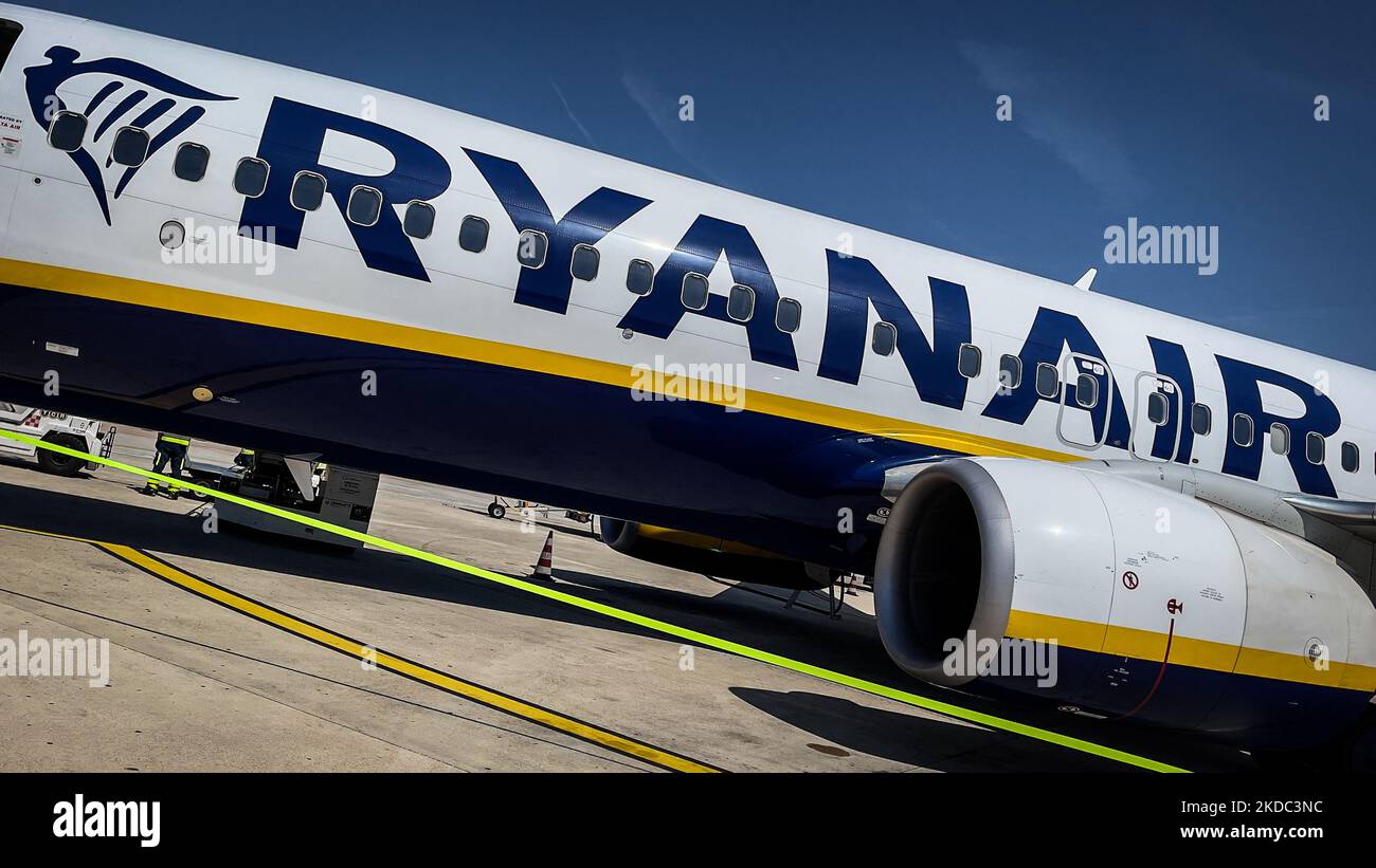 Un Boeing 737-800 de Ryanair a atterri à Brindisi, en Italie, sur 14 juin 2022. (Photo de Manuel Romano/NurPhoto) Banque D'Images